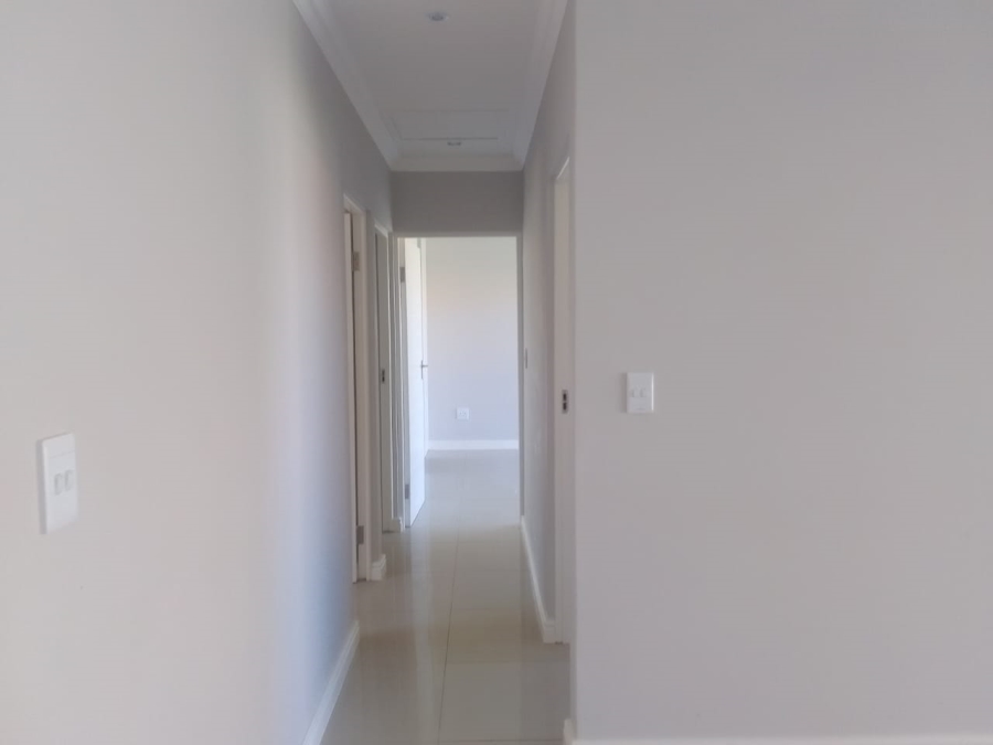 To Let 3 Bedroom Property for Rent in Winterstrand Eastern Cape